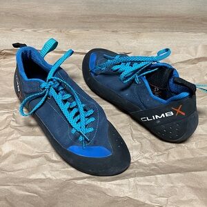Men's Blue Climbing Shoes